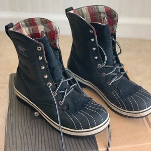 Sorel Tivoli Camp kilty boot - black size 7